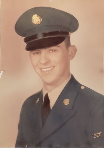 <i class="material-icons" data-template="memories-icon">account_balance</i><br/>Donald Myers, Army<br/><div class='remember-wall-long-description'>In memory of my father, Donald Myers.</div><a class='btn btn-primary btn-sm mt-2 remember-wall-toggle-long-description' onclick='initRememberWallToggleLongDescriptionBtn(this)'>Learn more</a>