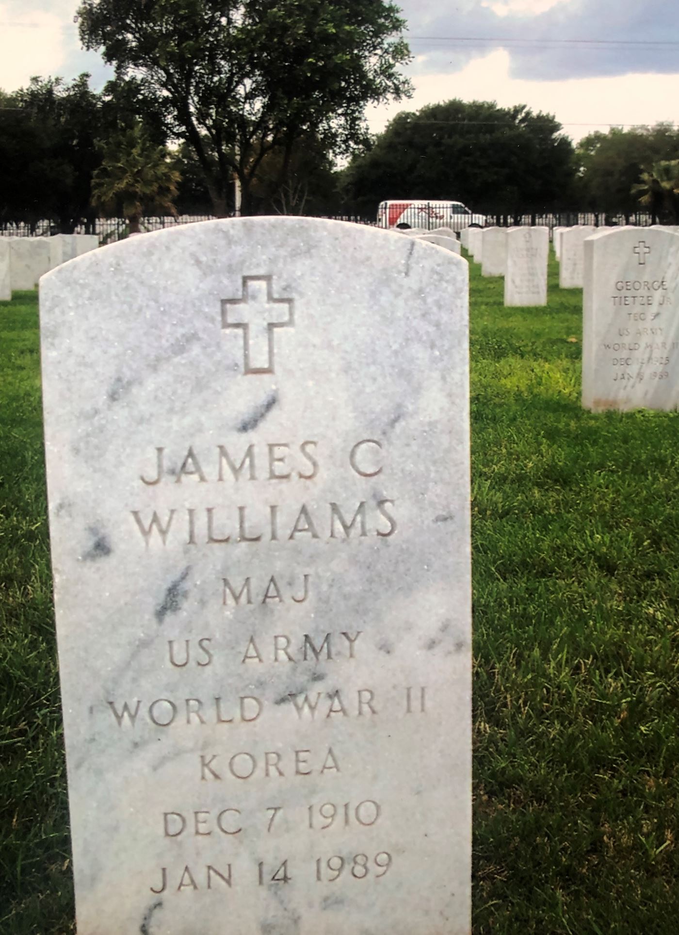 <i class="material-icons" data-template="memories-icon">message</i><br/>James Williams, Army, Major<br/>Born 12/7/1910<br/>Passed on 1/14/1989<br/>Posted by: Sherry C.<br/><div class='remember-wall-long-description'>
  Dad, Thank you for your Service. I Miss and Love you every day.</div><a class='btn btn-primary btn-sm mt-2 remember-wall-toggle-long-description' onclick='initRememberWallToggleLongDescriptionBtn(this)'>Learn more</a>