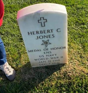 <i class="material-icons" data-template="memories-icon">account_balance</i><br/>Herbert C Jones, Navy<br/><div class='remember-wall-long-description'>One the bravest of the brave. We Honor you!</div><a class='btn btn-primary btn-sm mt-2 remember-wall-toggle-long-description' onclick='initRememberWallToggleLongDescriptionBtn(this)'>Learn more</a>