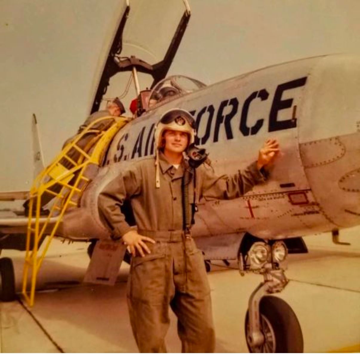 <i class="material-icons" data-template="memories-icon">chat_bubble</i><br/><br/><div class='remember-wall-long-description'>In loving memory of Donald J. Hoffmann CAPT, USAF (Ret).1938-2024We love you Grandpa!</div><a class='btn btn-primary btn-sm mt-2 remember-wall-toggle-long-description' onclick='initRememberWallToggleLongDescriptionBtn(this)'>Learn more</a>