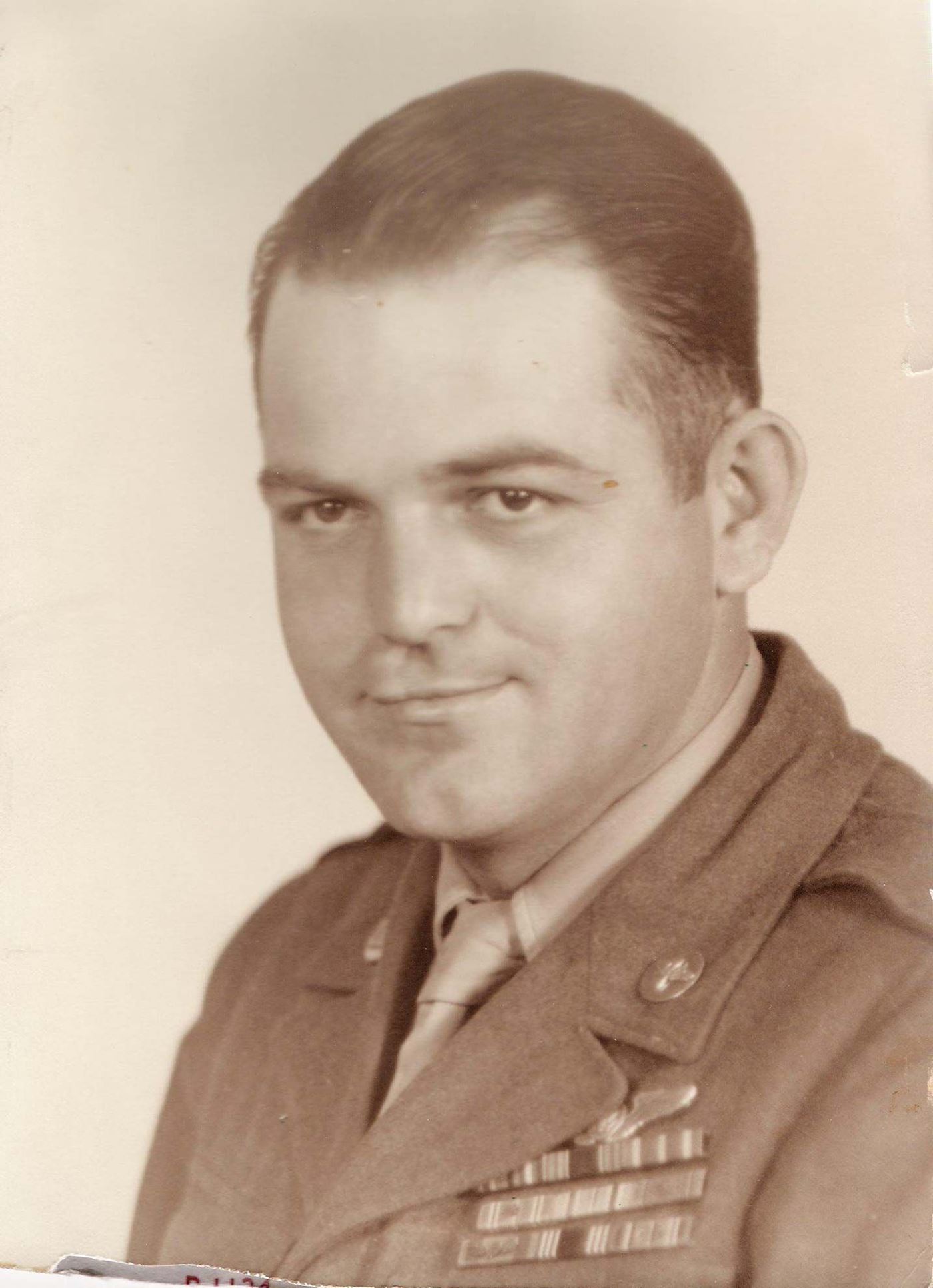 <i class="material-icons" data-template="memories-icon">message</i><br/>Robert Lindsey Barger, Air Force<br/>Born 8/9/1915<br/>Passed on 6/13/1965<br/><div class='remember-wall-long-description'>We will always miss you, Dad, and remain proud of your service. You are not forgotten.</div><a class='btn btn-primary btn-sm mt-2 remember-wall-toggle-long-description' onclick='initRememberWallToggleLongDescriptionBtn(this)'>Learn more</a>