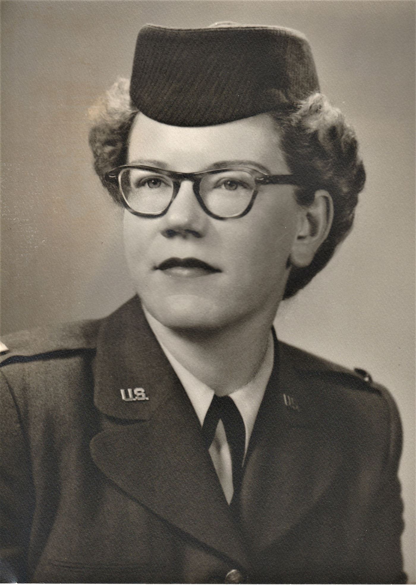 <i class="material-icons" data-template="memories-icon">account_balance</i><br/>Mary Jane Feutz, Air Force<br/><div class='remember-wall-long-description'>In Memoriam of Captain Mary Jane McNamara Feutz and her service to this country in the United States Air Force from her Feutz family.</div><a class='btn btn-primary btn-sm mt-2 remember-wall-toggle-long-description' onclick='initRememberWallToggleLongDescriptionBtn(this)'>Learn more</a>