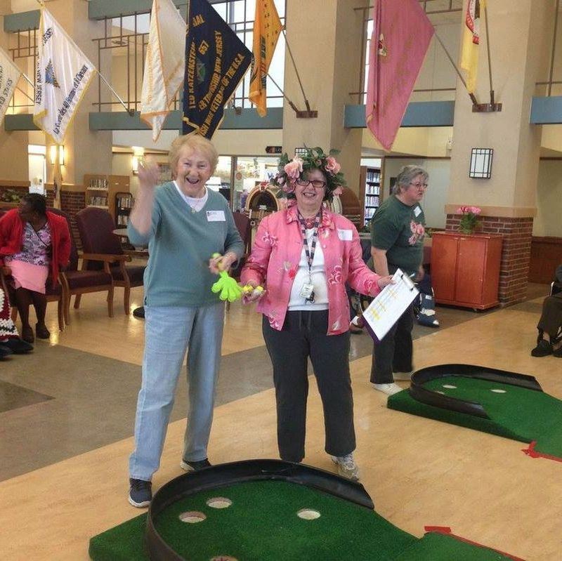 Jersey Blues hosted Spring Fling Mini Golf at the Menlo Park Veterans' Home. Volunteers clapped and cheered for the players!