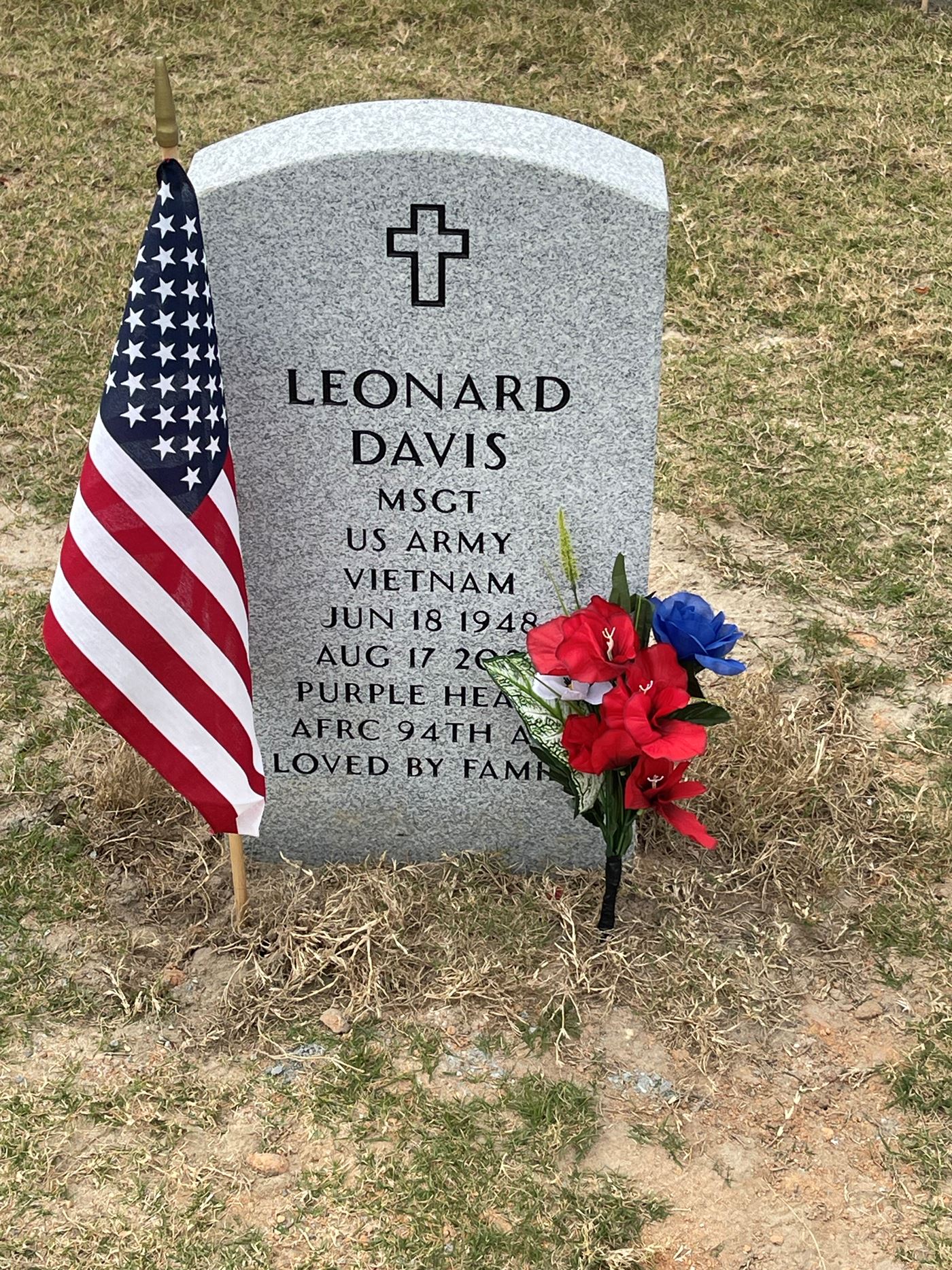 <i class="material-icons" data-template="memories-icon">account_balance</i><br/>Leonard  Davis, Air Force<br/><div class='remember-wall-long-description'>
  For our father who is missed and loved</div><a class='btn btn-primary btn-sm mt-2 remember-wall-toggle-long-description' onclick='initRememberWallToggleLongDescriptionBtn(this)'>Learn more</a>