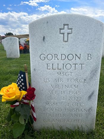 <i class="material-icons" data-template="memories-icon">account_balance</i><br/>Gordon Bruce Elliott, Air Force<br/><div class='remember-wall-long-description'>Love and miss you so much.</div><a class='btn btn-primary btn-sm mt-2 remember-wall-toggle-long-description' onclick='initRememberWallToggleLongDescriptionBtn(this)'>Learn more</a>