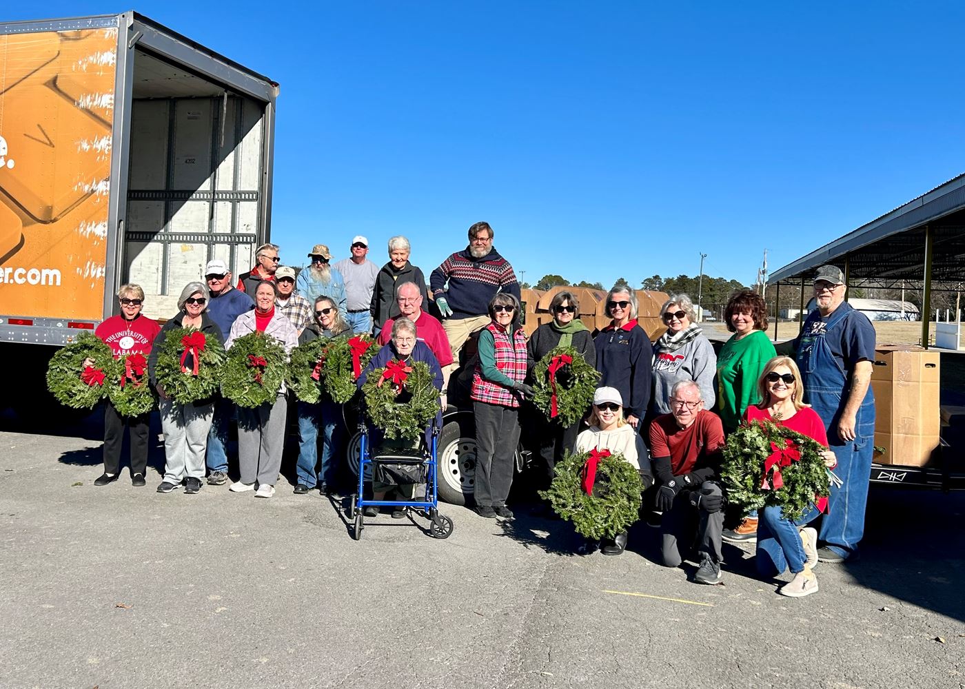 22 HWA/VFW volunteers participated in wreath delivery!<div><br></div>