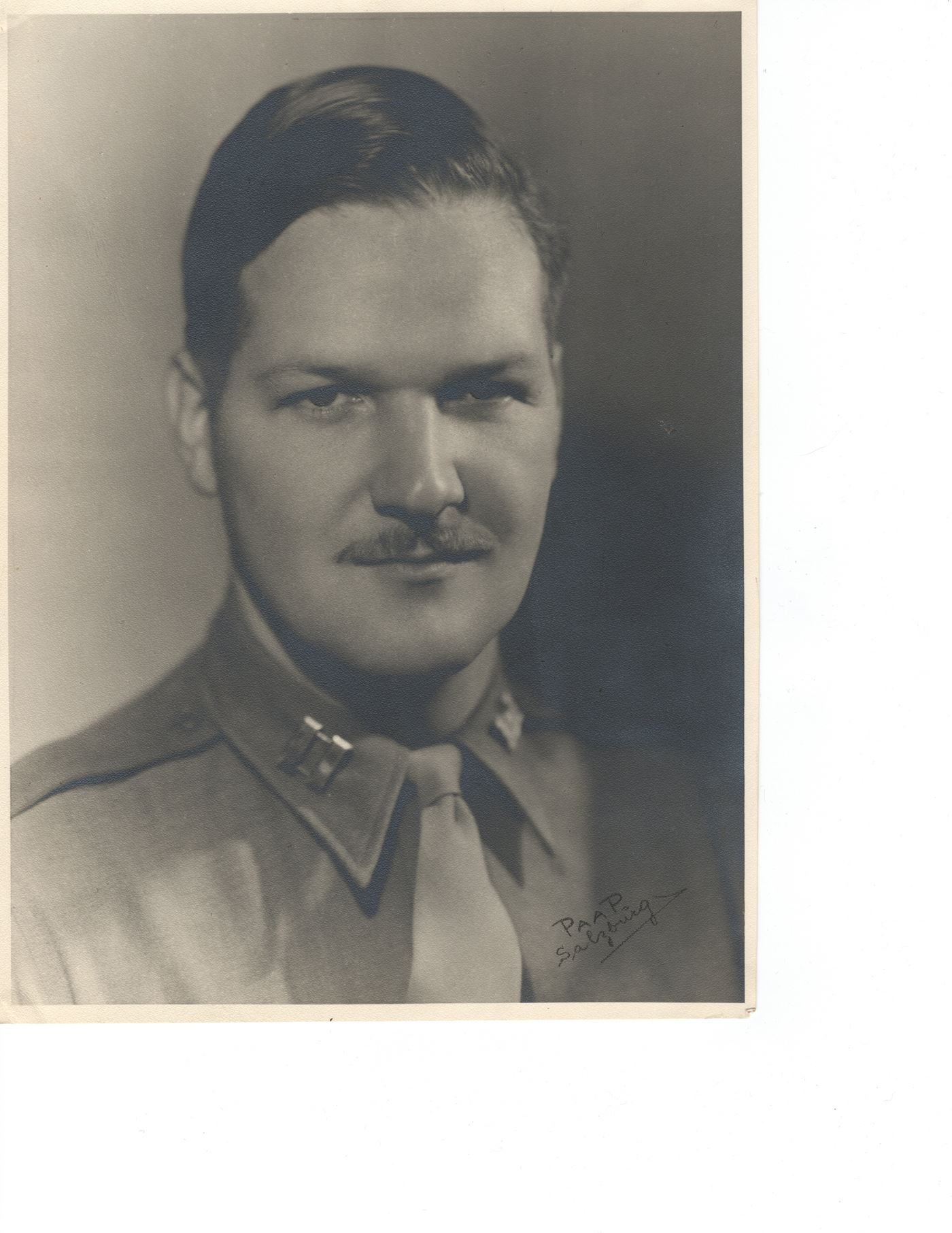 <i class="material-icons" data-template="memories-icon">chat_bubble</i><br/>James Lee McLean<br/><div class='remember-wall-long-description'>James McLean served in World War II and was awarded the Bronze Star. He was part of the Normandy Invasion and the liberation of concentration camps.</div><a class='btn btn-primary btn-sm mt-2 remember-wall-toggle-long-description' onclick='initRememberWallToggleLongDescriptionBtn(this)'>Learn more</a>