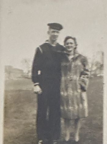 <i class="material-icons" data-template="memories-icon">stars</i><br/>Charles W.  Harvey III, Navy<br/><div class='remember-wall-long-description'>
  For our grandfather and Great Grandfather US Navy WWII. With lots of love from Charlene, Patrick, Allysson, Gabrielle and Chase</div><a class='btn btn-primary btn-sm mt-2 remember-wall-toggle-long-description' onclick='initRememberWallToggleLongDescriptionBtn(this)'>Learn more</a>