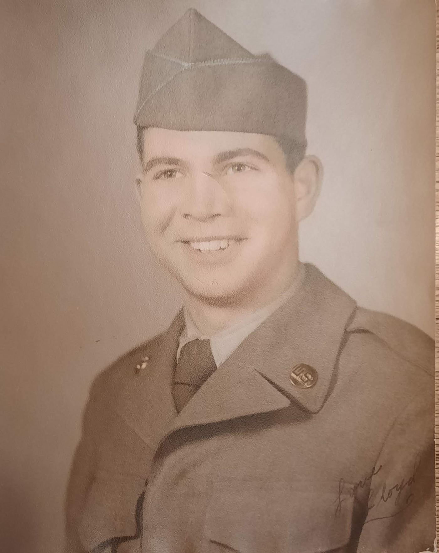 <i class="material-icons" data-template="memories-icon">chat_bubble</i><br/>Lloyd Marks, Army, Sergeant <br/>Posted by: Dan & Laurie Blower<br/><div class='remember-wall-long-description'>Love and miss you Dad. ??</div><a class='btn btn-primary btn-sm mt-2 remember-wall-toggle-long-description' onclick='initRememberWallToggleLongDescriptionBtn(this)'>Learn more</a>