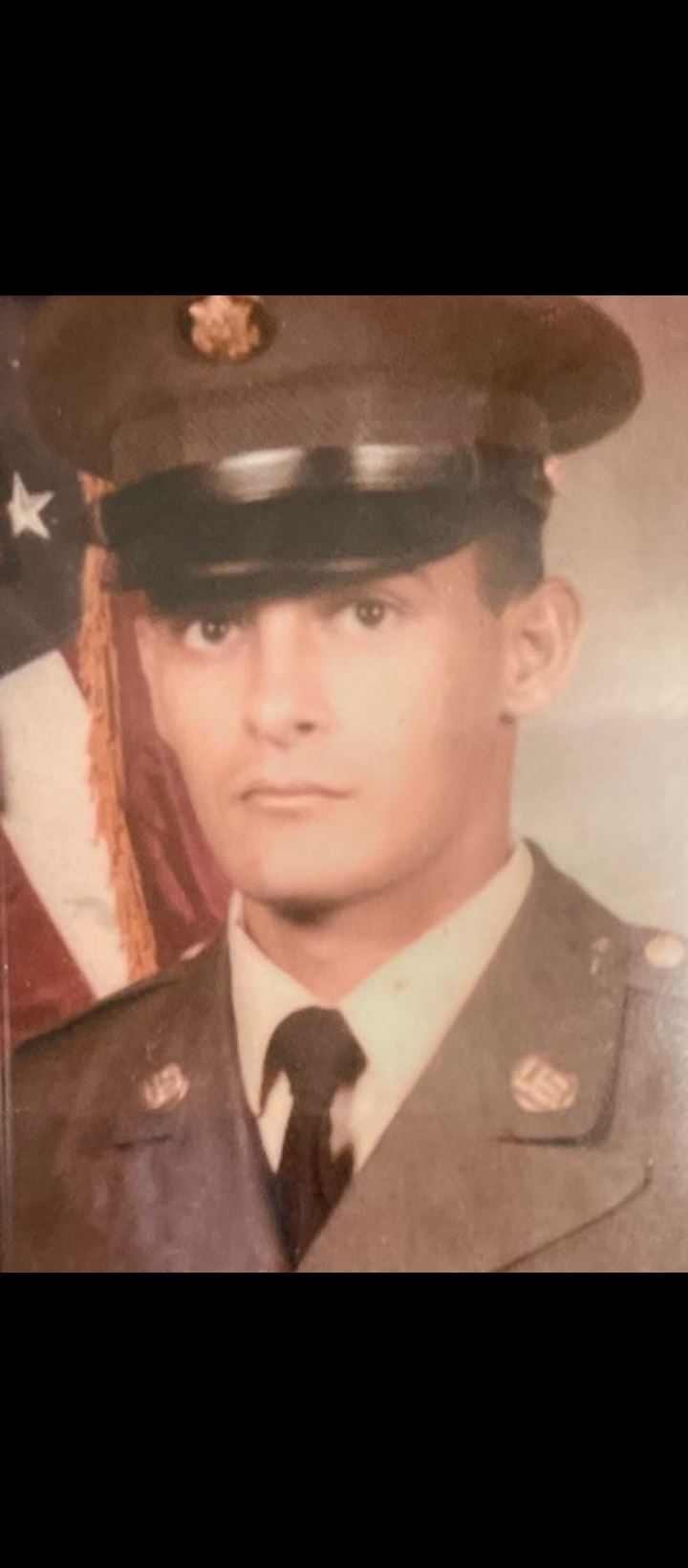 <i class="material-icons" data-template="memories-icon">chat_bubble</i><br/>Jorge Luis Cruz<br/><div class='remember-wall-long-description'>You are always in my heart. Thank you for your service.</div><a class='btn btn-primary btn-sm mt-2 remember-wall-toggle-long-description' onclick='initRememberWallToggleLongDescriptionBtn(this)'>Learn more</a>