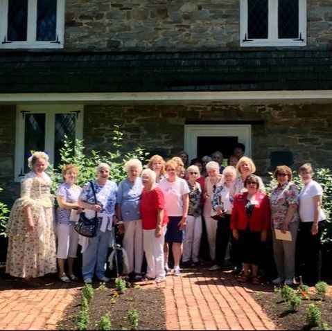 After a ‘Dutch Treat’ luncheon, Jersey Blues toured Watson House, Mercer County’s oldest home built in 1708, with colonial-costumed volunteers as guides. Today, Watson House serves as the state headquarters of the NJDAR and displays several historic pieces donated by New Jersey Daughters.