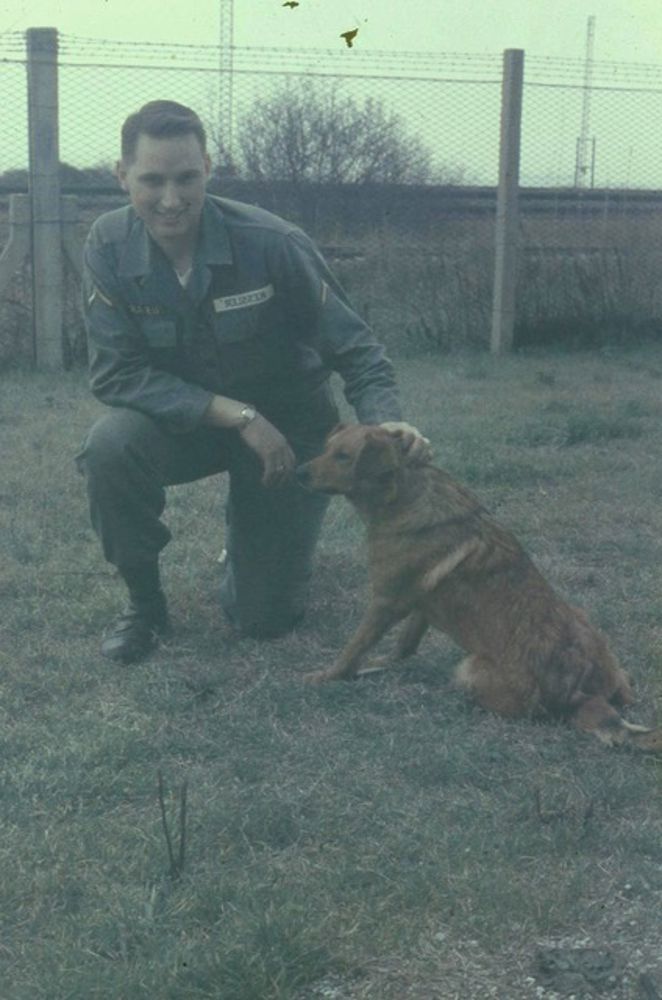 <i class="material-icons" data-template="memories-icon">chat_bubble</i><br/>Earl Lincoln Kessler, Army, SP4<br/>Posted by: Phyllis<br/><div class='remember-wall-long-description'>All my love forever! xxoo</div><a class='btn btn-primary btn-sm mt-2 remember-wall-toggle-long-description' onclick='initRememberWallToggleLongDescriptionBtn(this)'>Learn more</a>