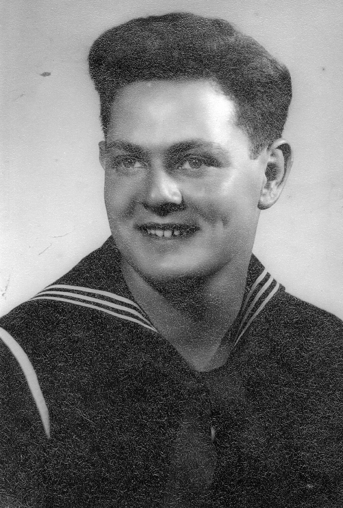 <i class="material-icons" data-template="memories-icon">account_balance</i><br/>Allen Larason, Navy<br/>Posted by: Marcia Larason<br/><div class='remember-wall-long-description'>We miss you and love you!  Thank you for your service.

Love,
Marcia and Jeff</div><a class='btn btn-primary btn-sm mt-2 remember-wall-toggle-long-description' onclick='initRememberWallToggleLongDescriptionBtn(this)'>Learn more</a>