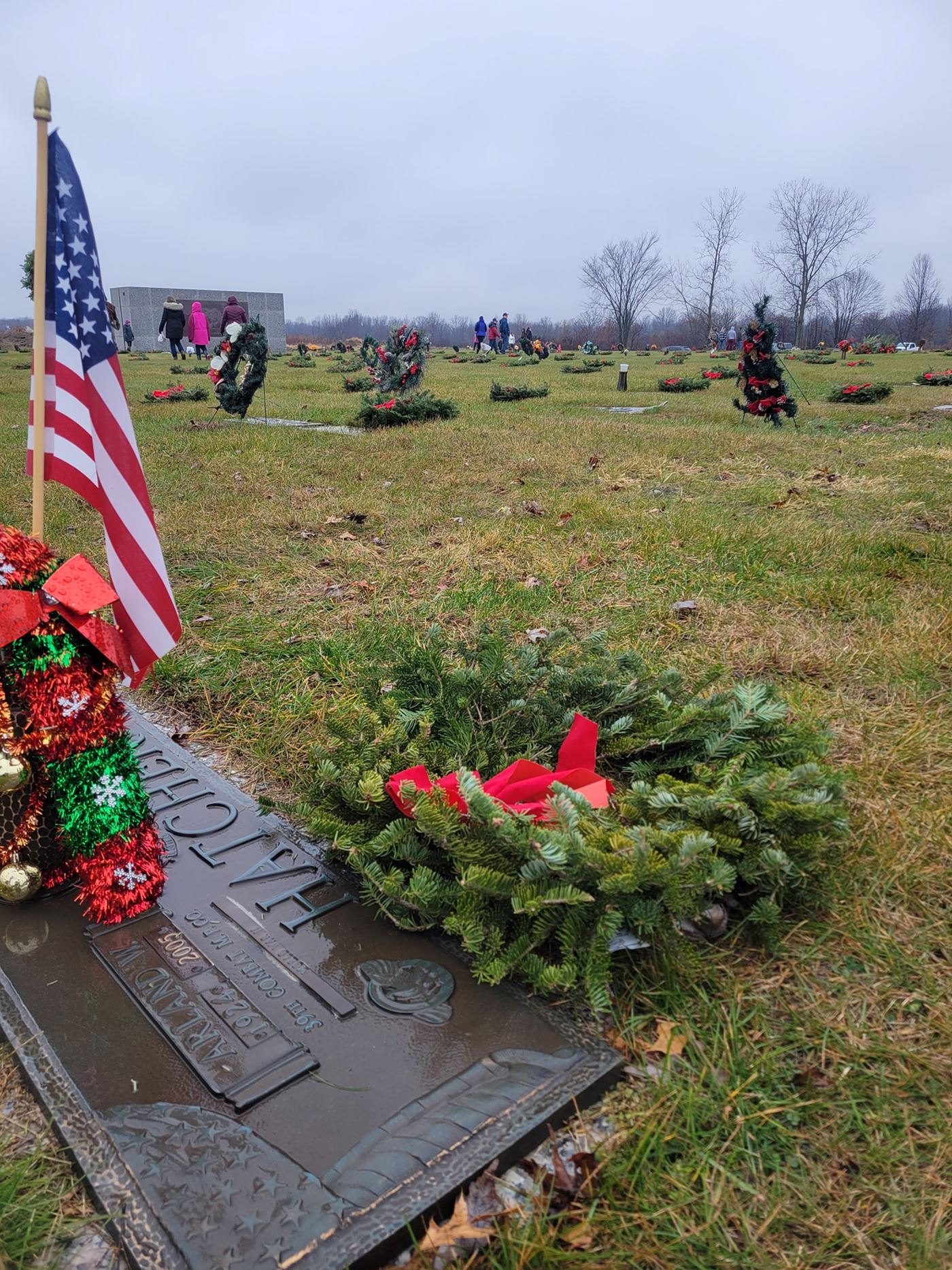 Families presented remembrance wreath during the event.