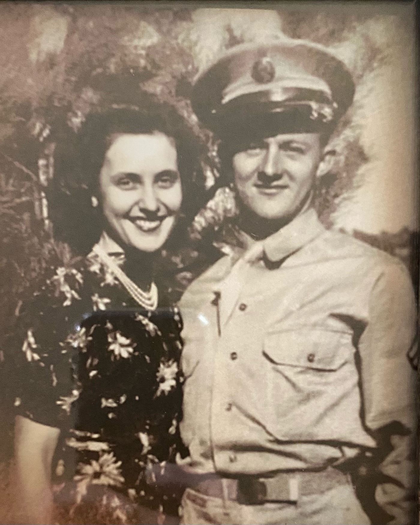 <i class="material-icons" data-template="memories-icon">account_balance</i><br/>Charles Randolph  Raine <br/><div class='remember-wall-long-description'>
  We love and miss you Papa & Mimi!</div><a class='btn btn-primary btn-sm mt-2 remember-wall-toggle-long-description' onclick='initRememberWallToggleLongDescriptionBtn(this)'>Learn more</a>