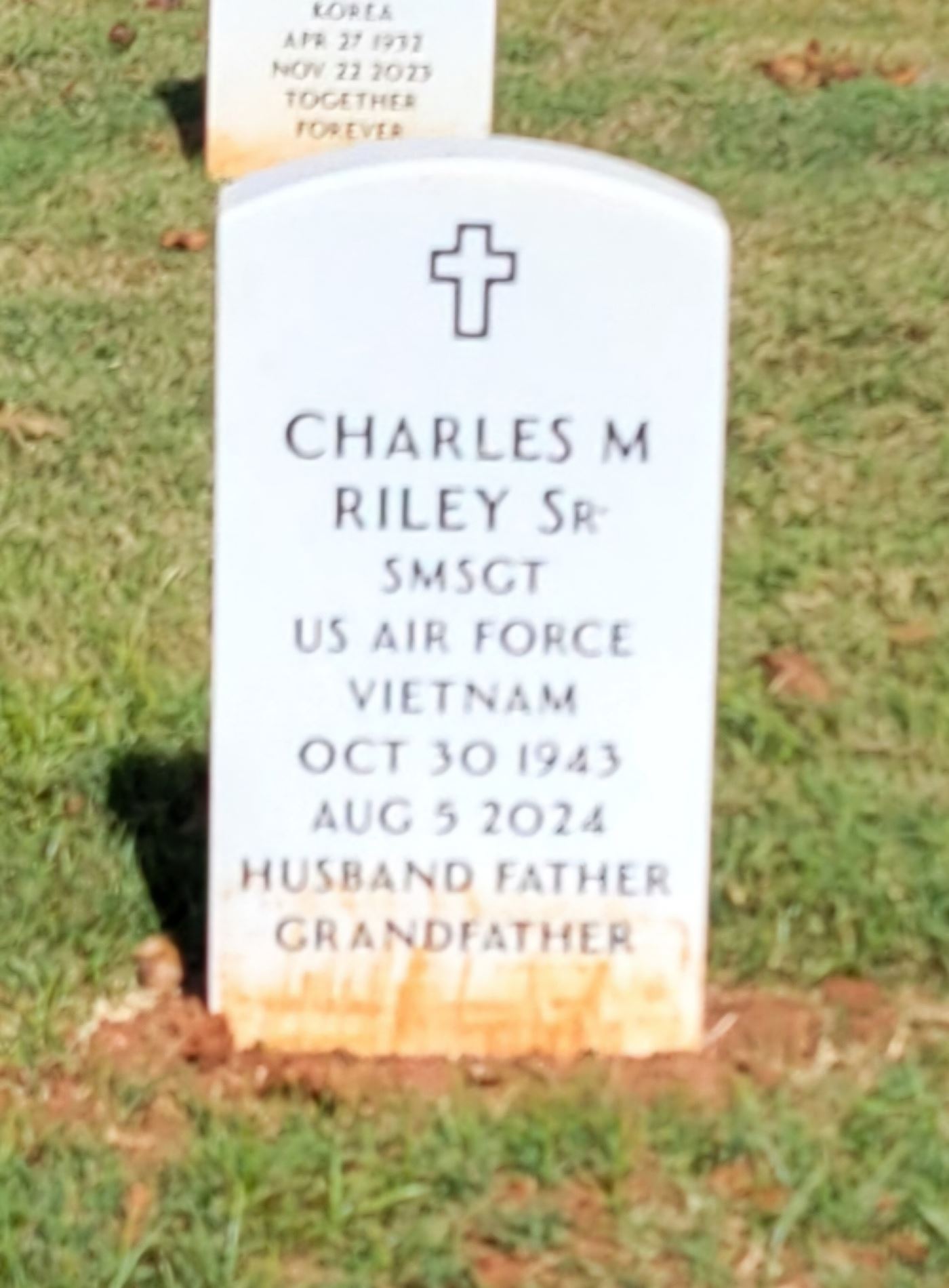 <i class="material-icons" data-template="memories-icon">chat_bubble</i><br/>Charles M Riley Sr<br/><div class='remember-wall-long-description'>We miss you</div><a class='btn btn-primary btn-sm mt-2 remember-wall-toggle-long-description' onclick='initRememberWallToggleLongDescriptionBtn(this)'>Learn more</a>