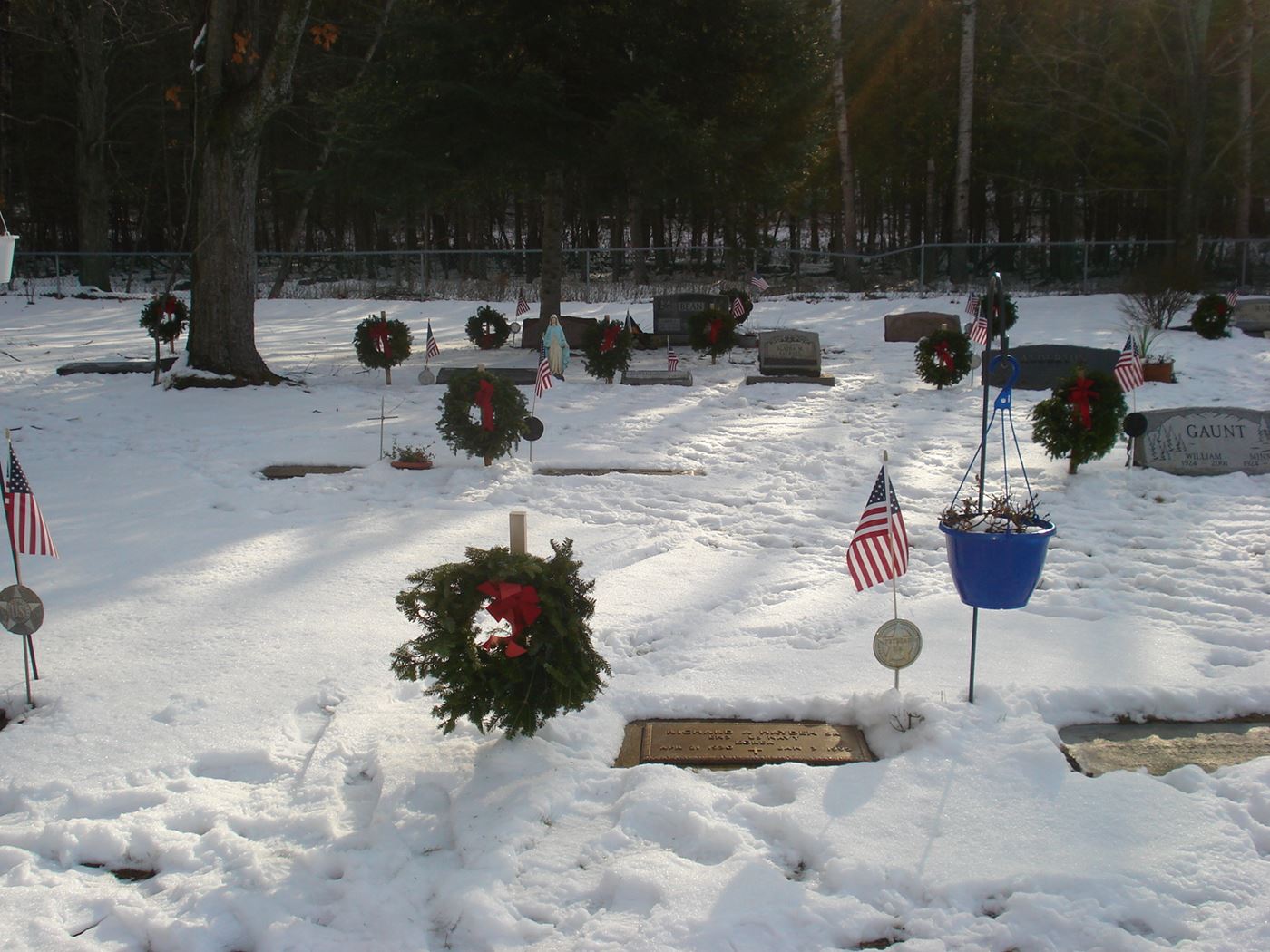 Wreaths in the late afternoon - 2020