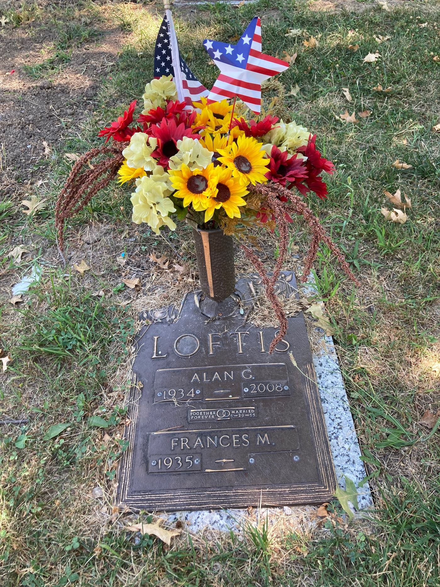 <i class="material-icons" data-template="memories-icon">message</i><br/>Alan Loftis, Army, 2nd Lt<br/>Born 8/9/1934<br/>Passed on 8/11/2008<br/>Posted by: Sandra Weihs<br/><div class='remember-wall-long-description'>Best Dad Ever!</div><a class='btn btn-primary btn-sm mt-2 remember-wall-toggle-long-description' onclick='initRememberWallToggleLongDescriptionBtn(this)'>Learn more</a>