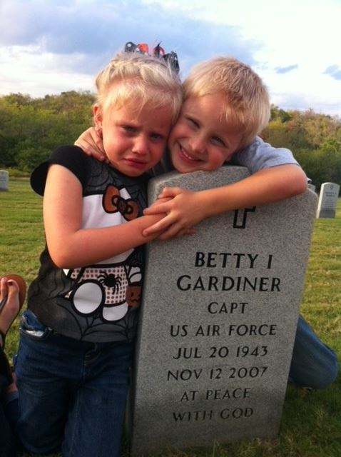 <i class="material-icons" data-template="memories-icon">stars</i><br/>Betty Gardiner, Air Force<br/><div class='remember-wall-long-description'>Betty I Gardiner, loving Mom and devoted servant of God.</div><a class='btn btn-primary btn-sm mt-2 remember-wall-toggle-long-description' onclick='initRememberWallToggleLongDescriptionBtn(this)'>Learn more</a>