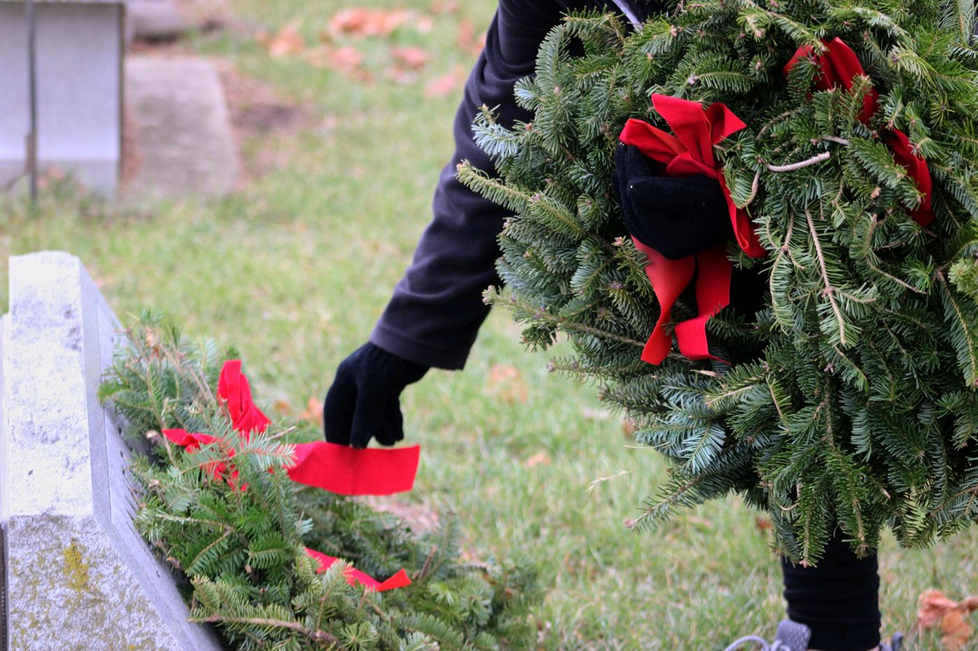 Taken your time to dress the Wreath so it has all the respect as a veteran<br>