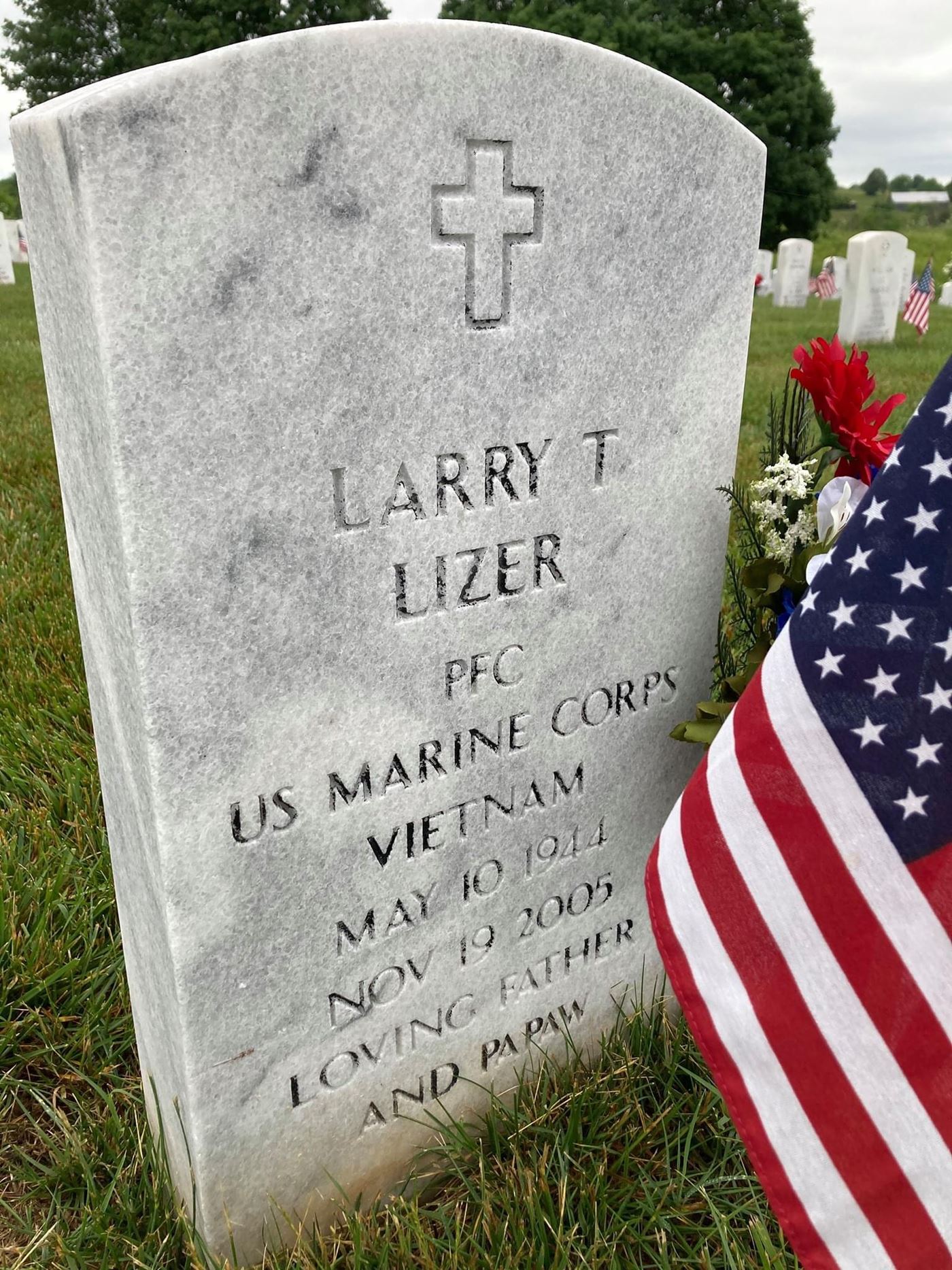 <i class="material-icons" data-template="memories-icon">account_balance</i><br/>Larry T  Lizer, Marine Corps, PFC<br/>Born 5/10/1944<br/>Passed on 11/19/2005<br/><div class='remember-wall-long-description'>
  Larry T Lizer  PFC US Marine Corp</div><a class='btn btn-primary btn-sm mt-2 remember-wall-toggle-long-description' onclick='initRememberWallToggleLongDescriptionBtn(this)'>Learn more</a>