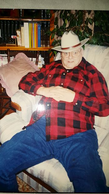 <i class="material-icons" data-template="memories-icon">cloud</i><br/>Meredith (Dan) Armstrong <br/><div class='remember-wall-long-description'>
  Thank You to my amazing Grandpa Meredith Armstrong for your service. You are loved and missed everyday. 
Love, 
Your Kids and Grandkids</div><a class='btn btn-primary btn-sm mt-2 remember-wall-toggle-long-description' onclick='initRememberWallToggleLongDescriptionBtn(this)'>Learn more</a>