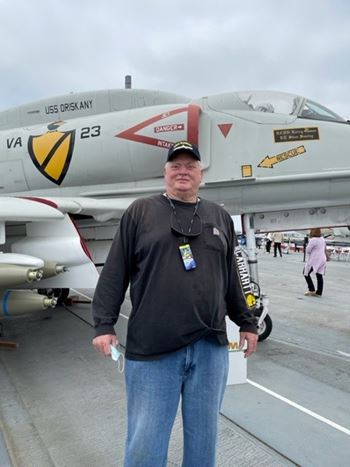 <i class="material-icons" data-template="memories-icon">card_giftcard</i><br/>DAVID BRENDAN MULLEN, Navy<br/><div class='remember-wall-long-description'>A TRIBUTE TO DAVID BRENDAN MULLEN, U.S. NAVY, WHO KEPT THE JETS AND THEIR PILOTS FLYING SAFELY: THANK YOU FOR YOUR SERVICE.</div><a class='btn btn-primary btn-sm mt-2 remember-wall-toggle-long-description' onclick='initRememberWallToggleLongDescriptionBtn(this)'>Learn more</a>