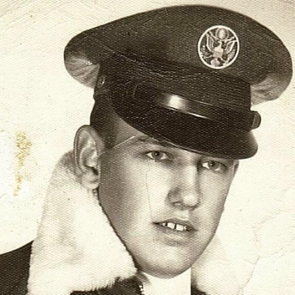 <i class="material-icons" data-template="memories-icon">account_balance</i><br/>Kenneth Arnold, Air Force<br/>Posted by: Candy Hess<br/><div class='remember-wall-long-description'>Kenneth E. Arnold, Husband, Father, Grandpa, 
Always Loved, Never Forgotten</div><a class='btn btn-primary btn-sm mt-2 remember-wall-toggle-long-description' onclick='initRememberWallToggleLongDescriptionBtn(this)'>Learn more</a>