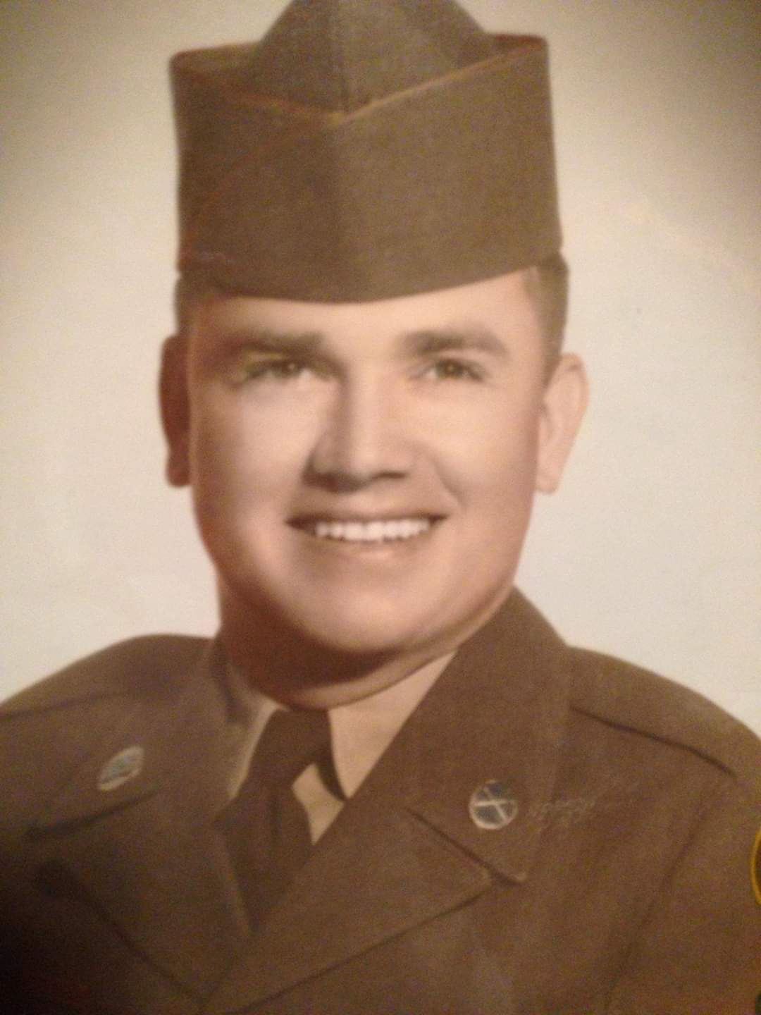 <i class="material-icons" data-template="memories-icon">account_balance</i><br/>Truman D  Wood Sr , Army<br/>Posted by: Diane Turner<br/><div class='remember-wall-long-description'>My Daddy SFC TRUMAN D WOOD 
E-7</div><a class='btn btn-primary btn-sm mt-2 remember-wall-toggle-long-description' onclick='initRememberWallToggleLongDescriptionBtn(this)'>Learn more</a>