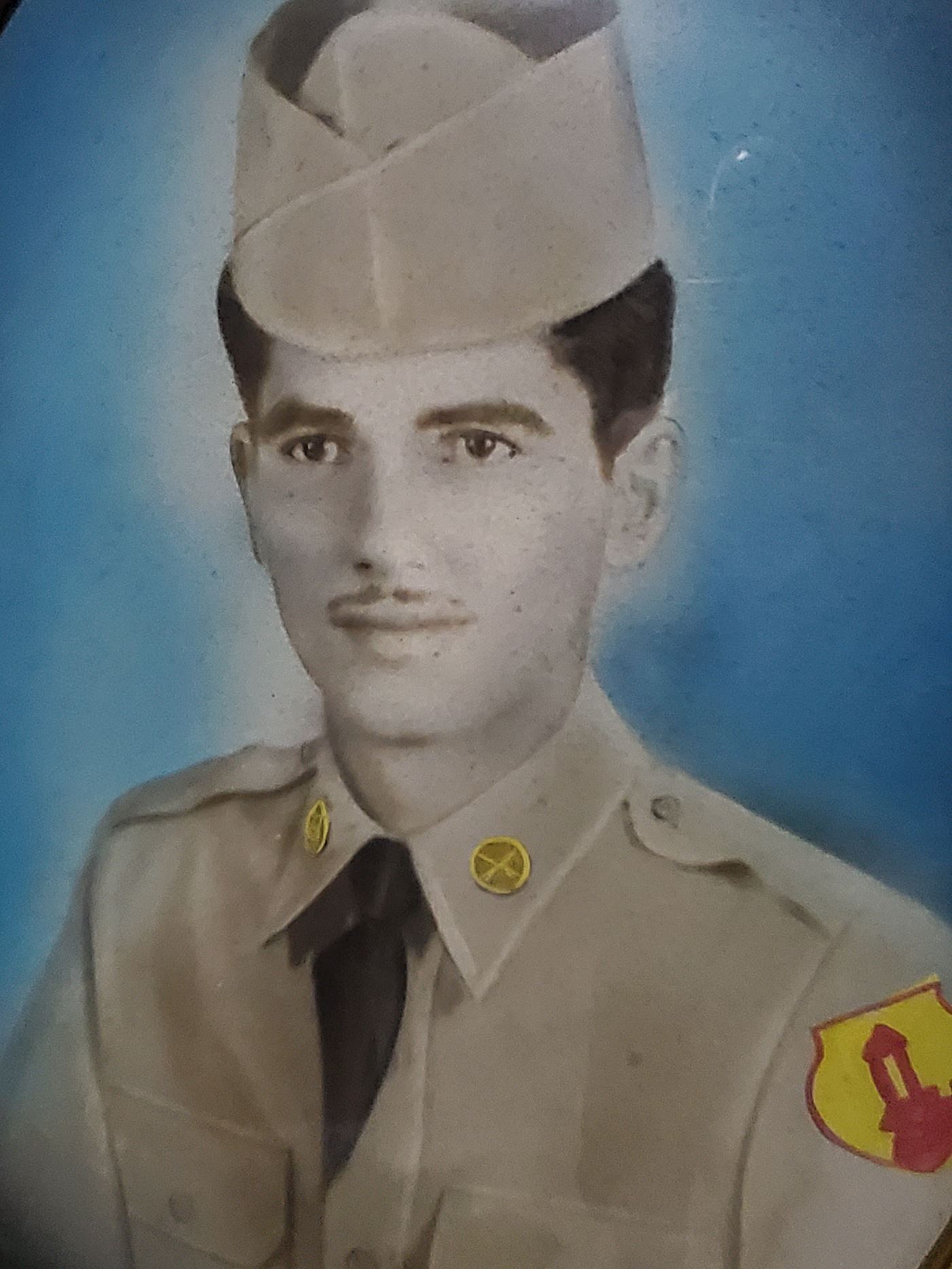 <i class="material-icons" data-template="memories-icon">account_balance</i><br/>Juan  Perez Rios, Army, PFC<br/>Born 3/12/1933<br/>Passed on 2/14/2019<br/>Posted by: Jose M Perez<br/><div class='remember-wall-long-description'>
  Te amaremos siempre</div><a class='btn btn-primary btn-sm mt-2 remember-wall-toggle-long-description' onclick='initRememberWallToggleLongDescriptionBtn(this)'>Learn more</a>