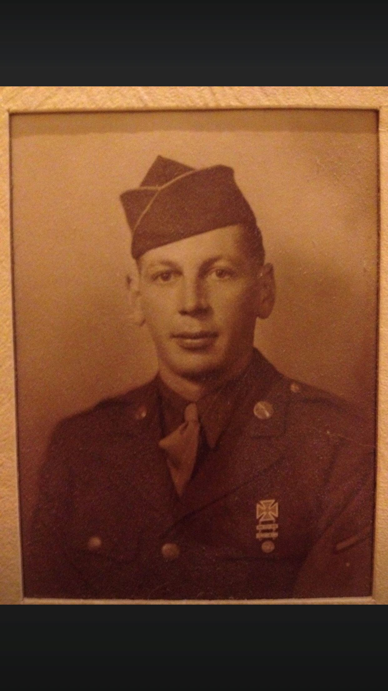 <i class="material-icons" data-template="memories-icon">message</i><br/>Gordon Weinrich, Army<br/>Posted by: Billy H.<br/><div class='remember-wall-long-description'>
  To Gordon M. Weinrich. Thank you Dad for your service. You left us way to soon. We miss you so much. Will see you and Mom in Heaven. 

All my love, Barbara</div><a class='btn btn-primary btn-sm mt-2 remember-wall-toggle-long-description' onclick='initRememberWallToggleLongDescriptionBtn(this)'>Learn more</a>