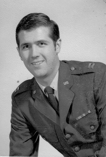 <i class="material-icons" data-template="memories-icon">stars</i><br/>Fred Saar, Jr., Air Force<br/><div class='remember-wall-long-description'>In memory of Fred Saar, Jr., Captain in the United States Air Force. Father and Grandfather,</div><a class='btn btn-primary btn-sm mt-2 remember-wall-toggle-long-description' onclick='initRememberWallToggleLongDescriptionBtn(this)'>Learn more</a>