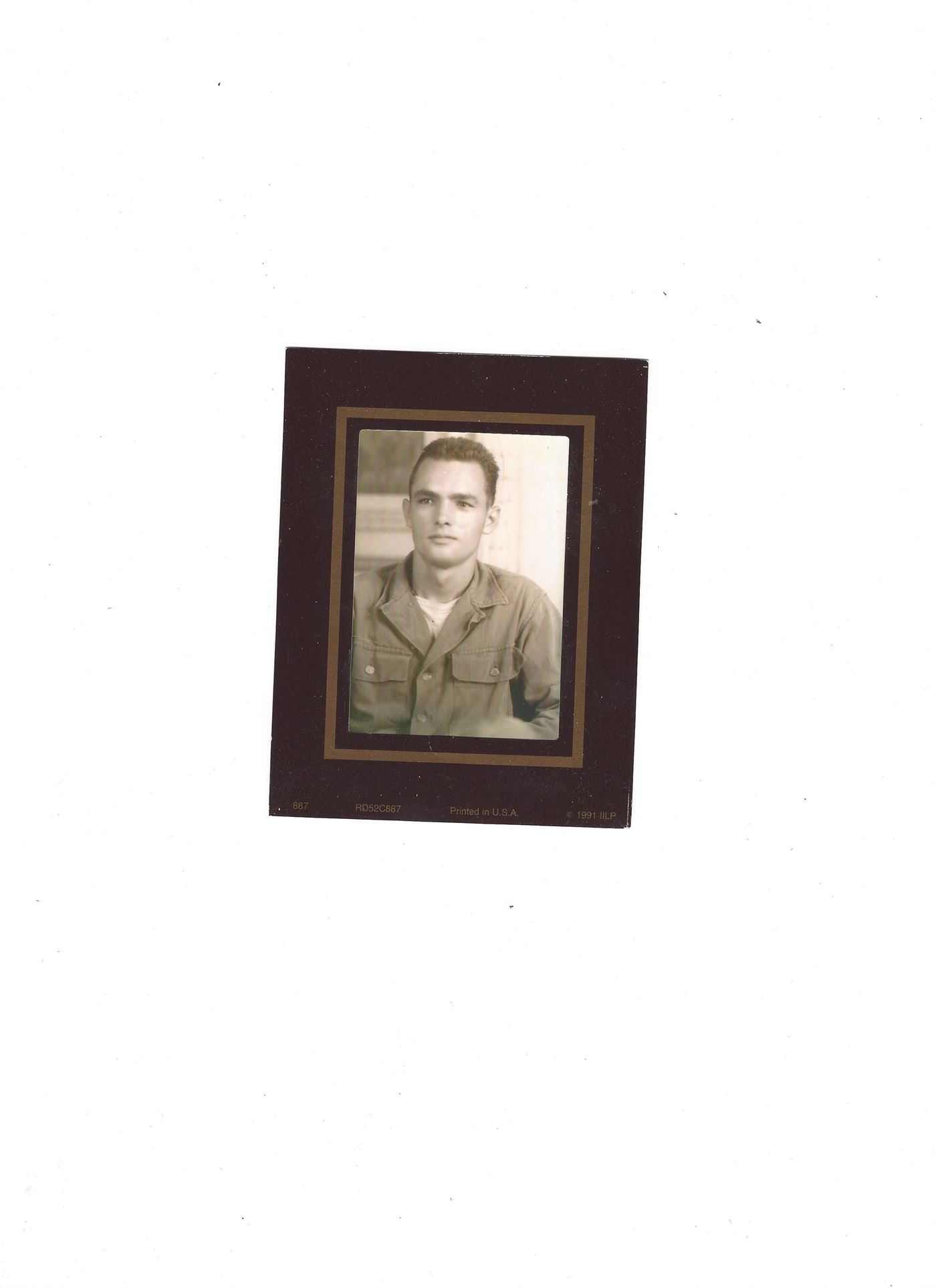 <i class="material-icons" data-template="memories-icon">account_balance</i><br/>Robert L Chapman, Army, Sgt<br/>Served from 1950 to 1953<br/>Born 1/4/1931<br/>Passed on 8/16/2003<br/>Posted by: Mary Hackett<br/><div class='remember-wall-long-description'>
 To Robert L Chapman, a beloved son, brother, husband and father; we miss you forever.</div><a class='btn btn-primary btn-sm mt-2 remember-wall-toggle-long-description' onclick='initRememberWallToggleLongDescriptionBtn(this)'>Learn more</a>