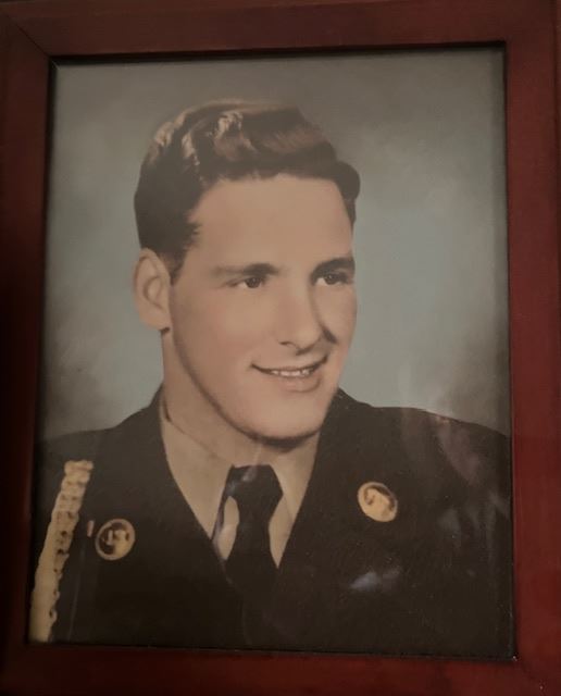 <i class="material-icons" data-template="memories-icon">account_balance</i><br/>James Tavares, Army<br/><div class='remember-wall-long-description'>In memory of James Tavares beloved husband and father; always loved never forgotten.</div><a class='btn btn-primary btn-sm mt-2 remember-wall-toggle-long-description' onclick='initRememberWallToggleLongDescriptionBtn(this)'>Learn more</a>