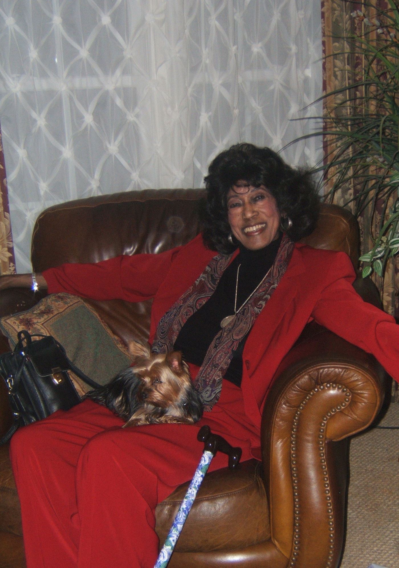 <i class="material-icons" data-template="memories-icon">message</i><br/>Bennie Maddox <br/><div class='remember-wall-long-description'>
  My beautiful mom was loved tremendously - just as she loved while here on earth. We miss her so much and will rejoice in Heaven when we meet again. Love always, Your Family With A Hole In Their Hearts In The Shape Of You.</div><a class='btn btn-primary btn-sm mt-2 remember-wall-toggle-long-description' onclick='initRememberWallToggleLongDescriptionBtn(this)'>Learn more</a>