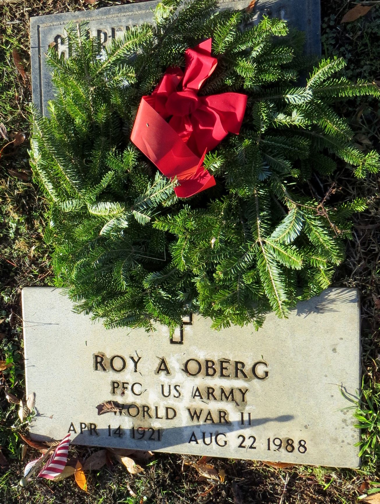 Gabilan Chapter DAR members lay wreaths on the graves of their family veterans