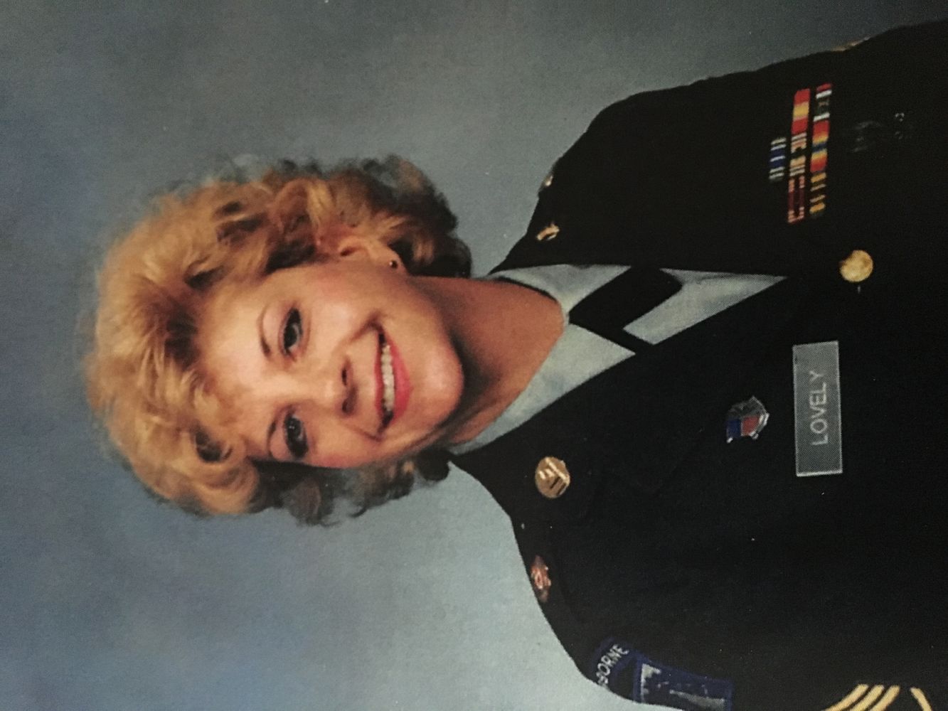 <i class="material-icons" data-template="memories-icon">chat_bubble</i><br/>Gloria S. Lovely, Army, SSG<br/>Posted by: Wayne Lovely<br/><div class='remember-wall-long-description'>Gloria thank you for your service and you will always be remembered love Wayne.</div><a class='btn btn-primary btn-sm mt-2 remember-wall-toggle-long-description' onclick='initRememberWallToggleLongDescriptionBtn(this)'>Learn more</a>