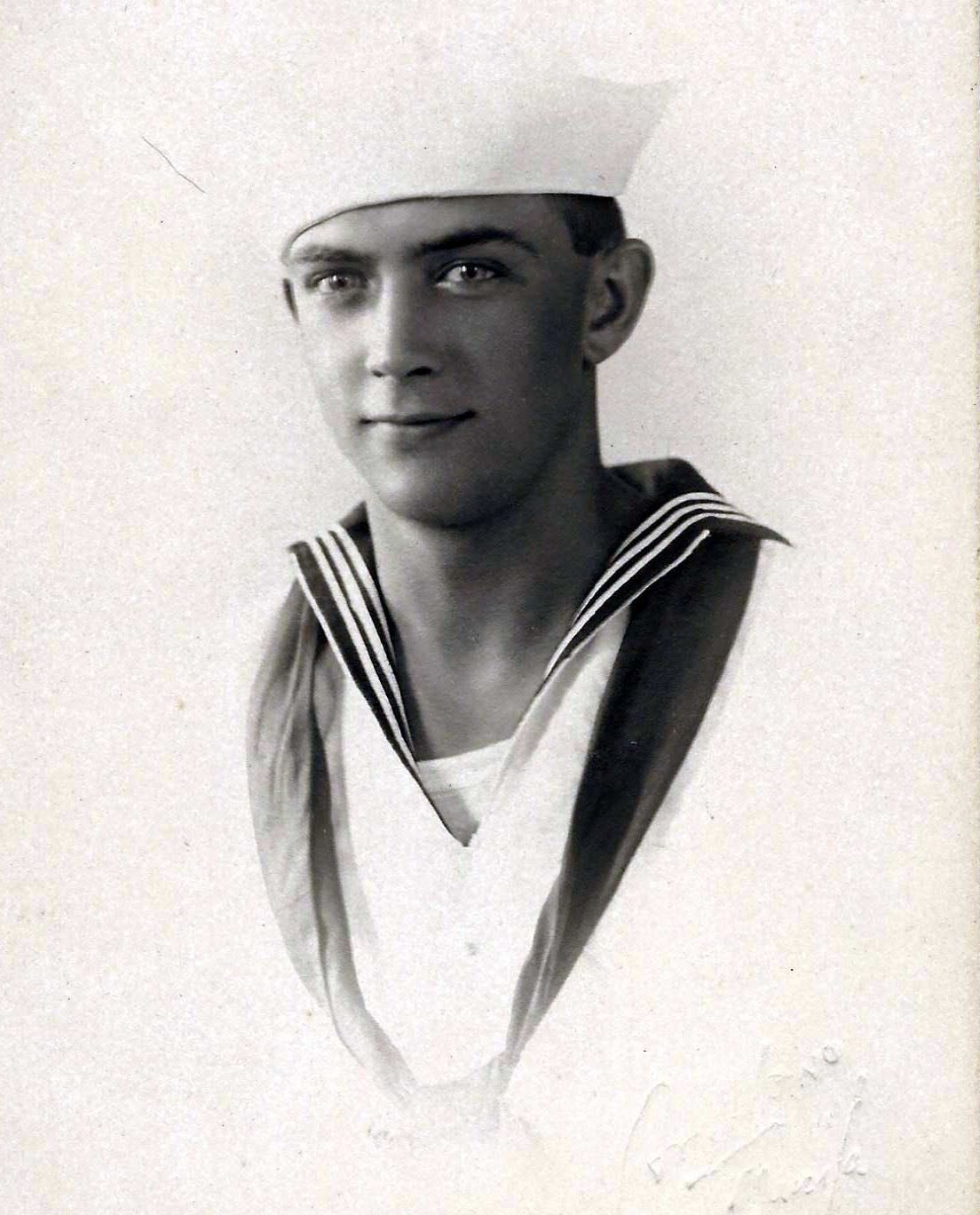 <i class="material-icons" data-template="memories-icon">account_balance</i><br/>Earl LaRose Clark, Navy<br/>Posted by: GRACE VAN ORDEN<br/><div class='remember-wall-long-description'>The Martin Severance Chapter, NSDAR would like to honor Earl LaRose Clark (1898-1936) for his service as an Electrician, 2nd Class, in the U.S. Navy during World War I. He is interred at Mountain View Cemetery in Altadena, CA. May God grant him eternal peace with those he loves and with those with whom he served.</div><a class='btn btn-primary btn-sm mt-2 remember-wall-toggle-long-description' onclick='initRememberWallToggleLongDescriptionBtn(this)'>Learn more</a>