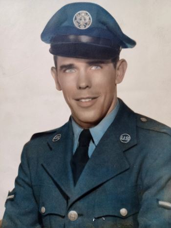 <i class="material-icons" data-template="memories-icon">stars</i><br/>Richard Paul Brown Sr, Air Force<br/><div class='remember-wall-long-description'>Thank you Dad for serving and giving us a wonderful example on how to live every day! Love and miss you!
Karen, Marty, Tony and Julia</div><a class='btn btn-primary btn-sm mt-2 remember-wall-toggle-long-description' onclick='initRememberWallToggleLongDescriptionBtn(this)'>Learn more</a>