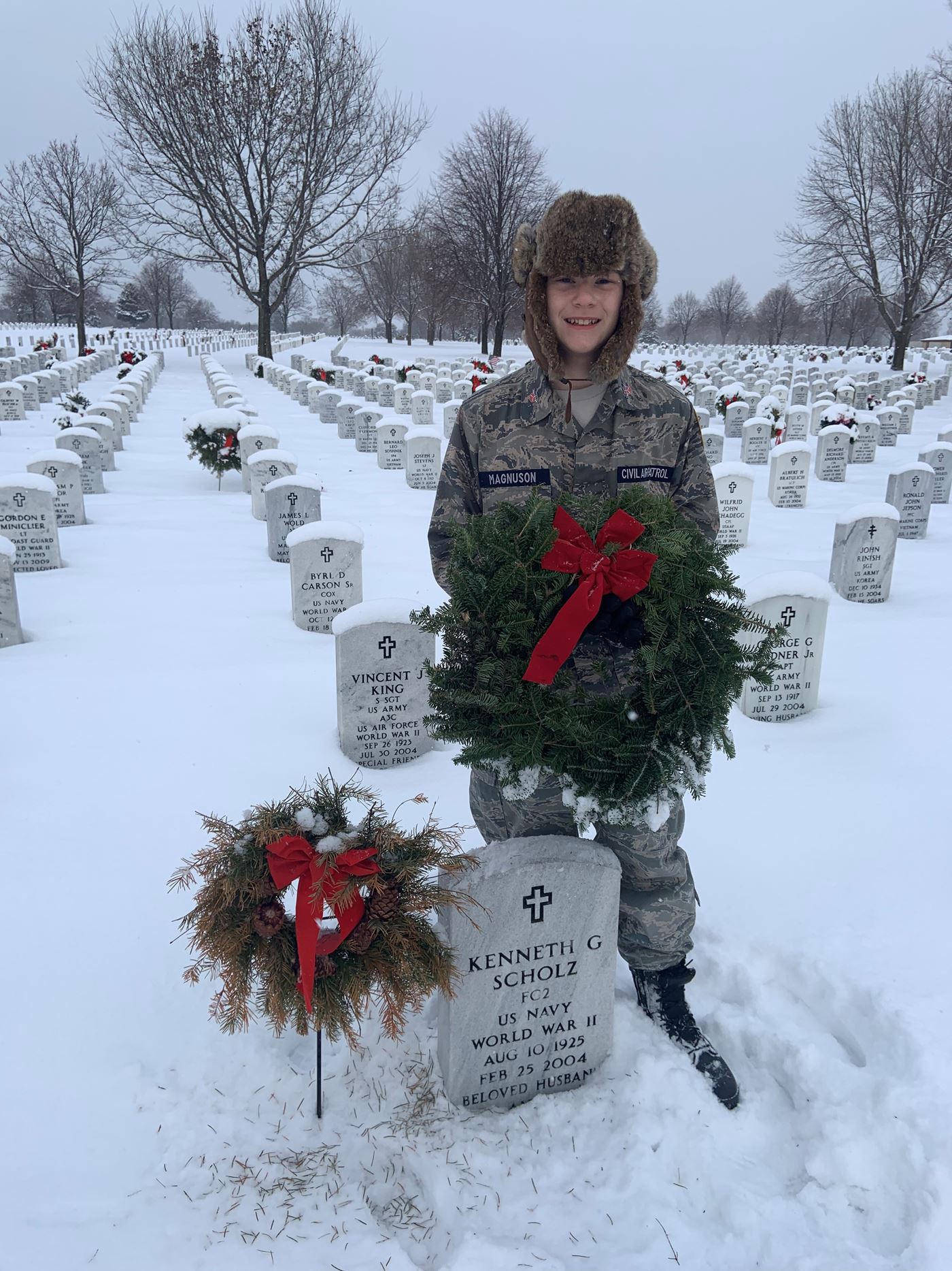 <i class="material-icons" data-template="memories-icon">account_balance</i><br/>Kenneth Scholz, Navy, FC2 <br/>Born 8/10/1925<br/>Passed on 2/25/2004<br/>Posted by: Jennifer M.<br/><div class='remember-wall-long-description'>
  Always loved, remembered and missed!</div><a class='btn btn-primary btn-sm mt-2 remember-wall-toggle-long-description' onclick='initRememberWallToggleLongDescriptionBtn(this)'>Learn more</a>