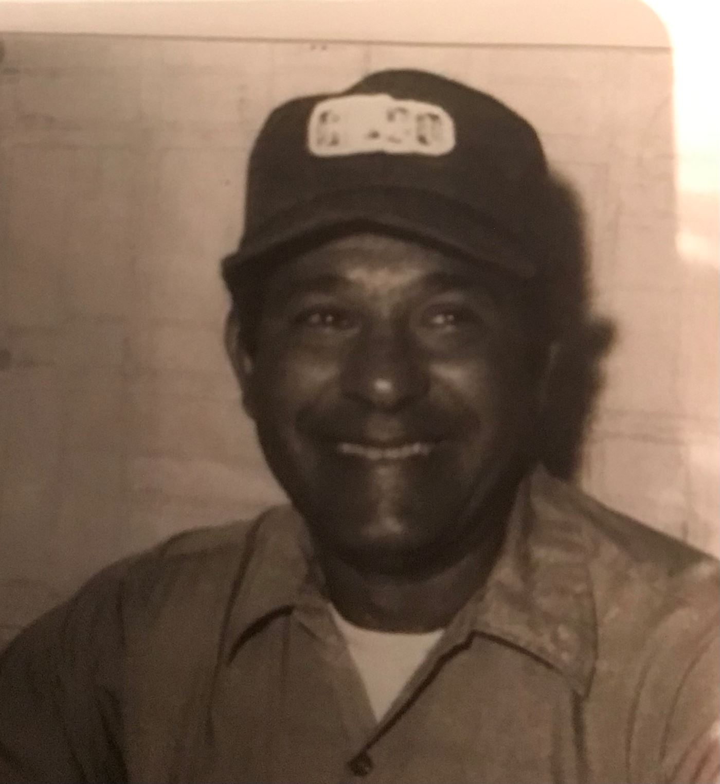 <i class="material-icons" data-template="memories-icon">account_balance</i><br/>Pasquale Selvaggio, Navy<br/>Posted by: Gary Selvaggio<br/><div class='remember-wall-long-description'>
  Love and miss you Dad .

Love Gary and Elise</div><a class='btn btn-primary btn-sm mt-2 remember-wall-toggle-long-description' onclick='initRememberWallToggleLongDescriptionBtn(this)'>Learn more</a>