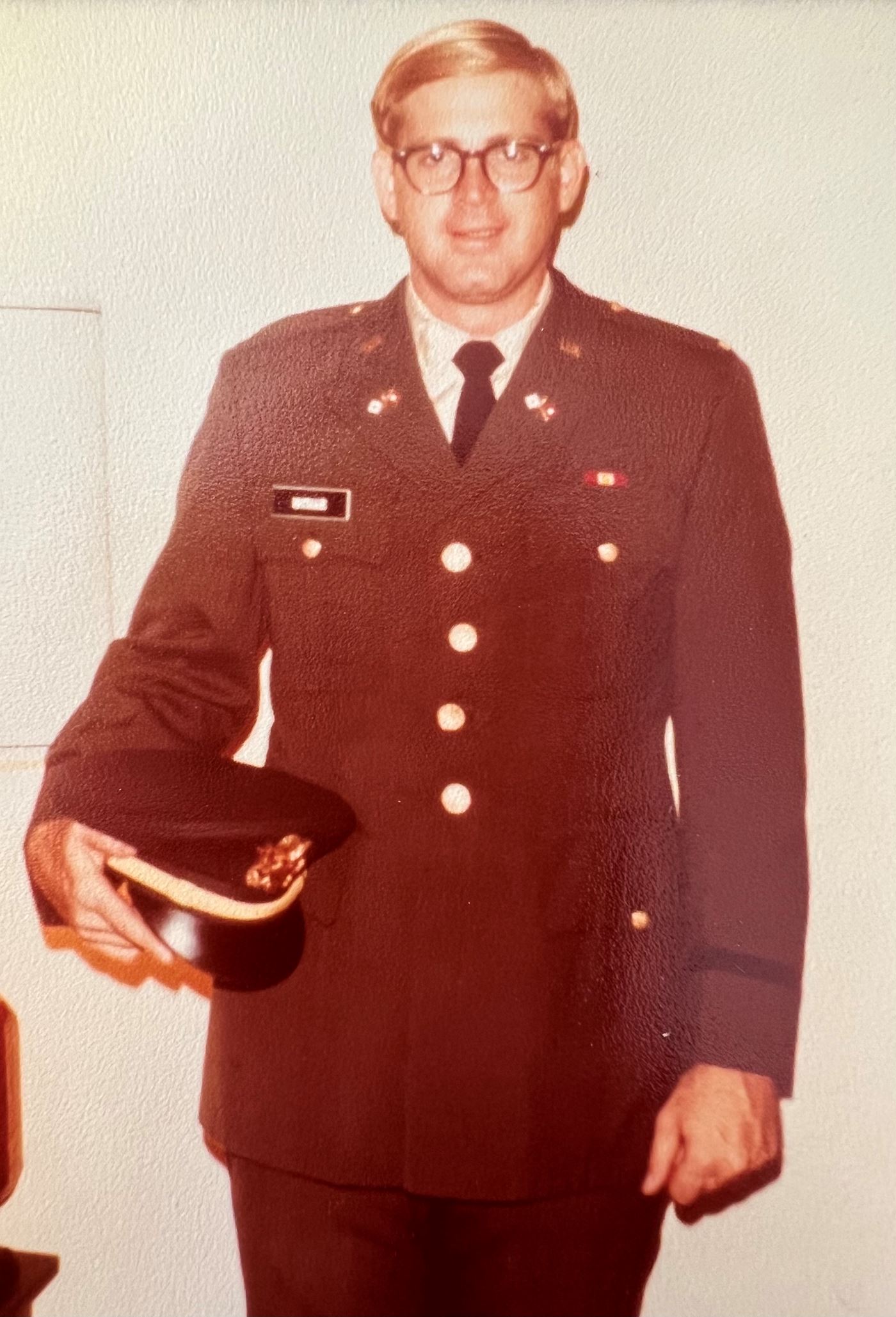 <i class="material-icons" data-template="memories-icon">chat_bubble</i><br/>Kenneth Francis McRae III, Army, First Lieutenant <br/>Posted by: Mindy Kay McRae<br/><div class='remember-wall-long-description'>We miss you every day Daddy! With love,Your daughter, Mindy Kay and your loving wife, Beverly</div><a class='btn btn-primary btn-sm mt-2 remember-wall-toggle-long-description' onclick='initRememberWallToggleLongDescriptionBtn(this)'>Learn more</a>