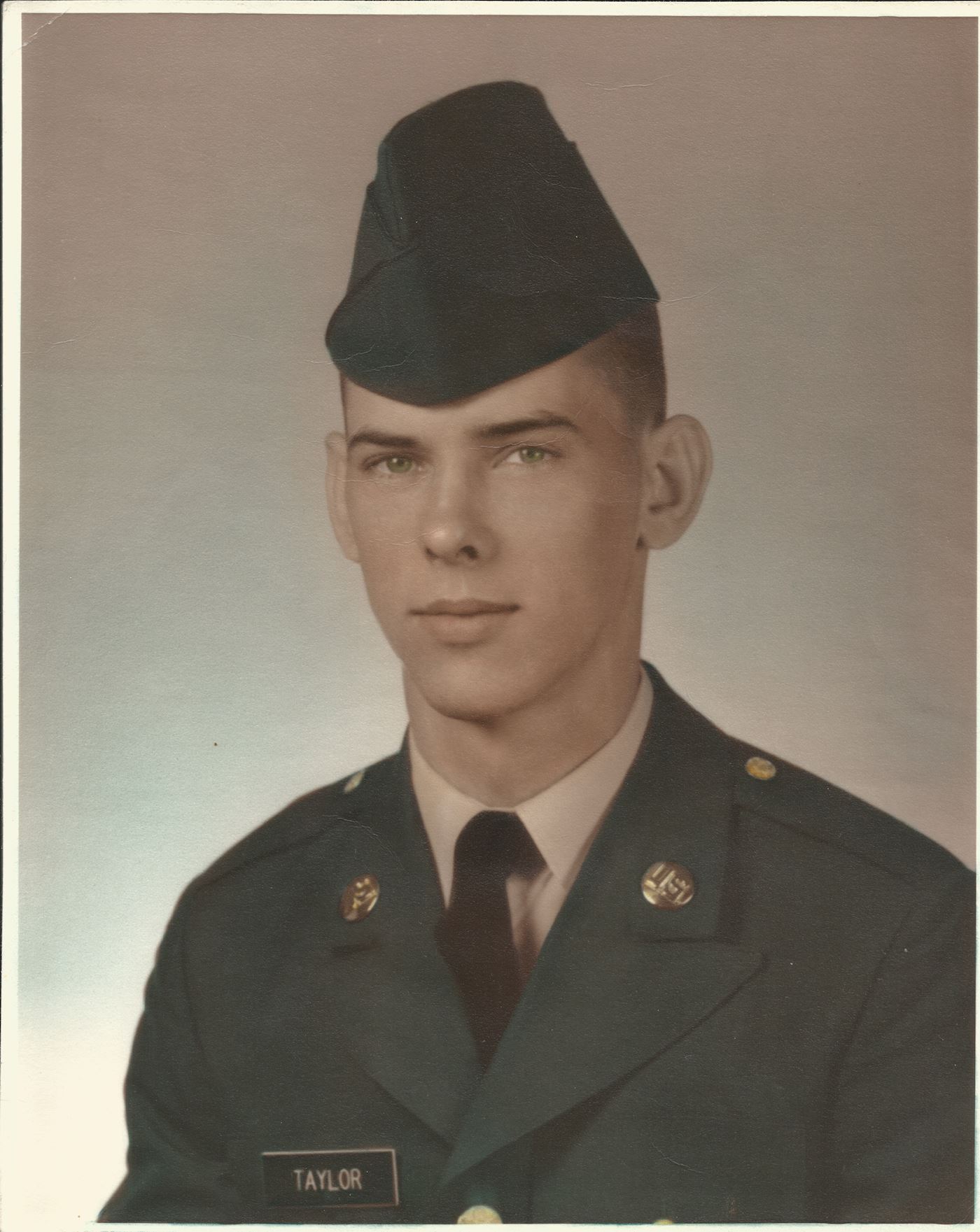 <i class="material-icons" data-template="memories-icon">stars</i><br/>James H  Taylor, Army<br/><div class='remember-wall-long-description'>James H. Taylor who served in the US Army during both Vietnam and Operation Desert Storm. Loved and missed by his wife, son, daughter and grandsons.</div><a class='btn btn-primary btn-sm mt-2 remember-wall-toggle-long-description' onclick='initRememberWallToggleLongDescriptionBtn(this)'>Learn more</a>