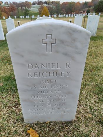 <i class="material-icons" data-template="memories-icon">card_giftcard</i><br/>Daniel  Reichley, Air Force<br/><div class='remember-wall-long-description'>Dad thank you for your service and showing me what it means to be a servant. We all miss you.</div><a class='btn btn-primary btn-sm mt-2 remember-wall-toggle-long-description' onclick='initRememberWallToggleLongDescriptionBtn(this)'>Learn more</a>