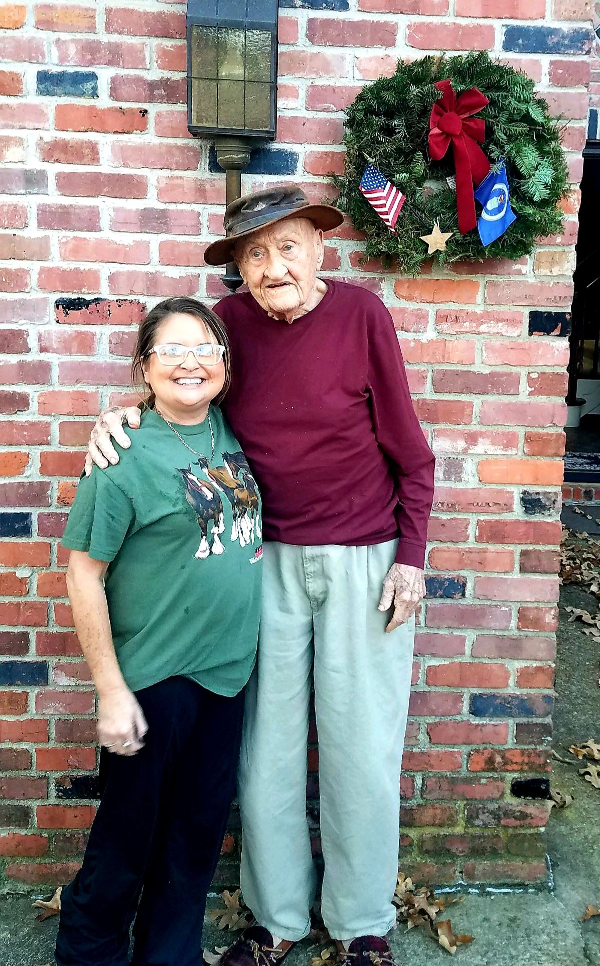 99 year old WWII veteran, Joe Spears was given a In Honor wreath from Jessica Joice-Frazier and family for his 99th birthday to honor him for his service to Our Country<br>