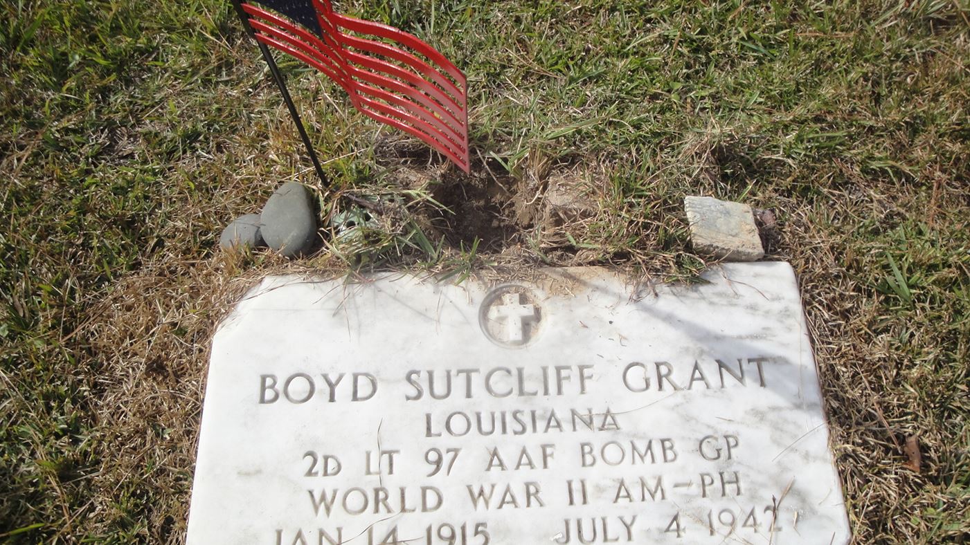 <i class="material-icons" data-template="memories-icon">account_balance</i><br/>Boyd Grant, Air Force, 2D LT<br/>Passed on 7/4/1942<br/>Posted by: Ann Ford<br/><div class='remember-wall-long-description'>Boyd was on the first plane to bomb in WWII. The plane was shot down on the return trip but the mission was accomplished.</div><a class='btn btn-primary btn-sm mt-2 remember-wall-toggle-long-description' onclick='initRememberWallToggleLongDescriptionBtn(this)'>Learn more</a>