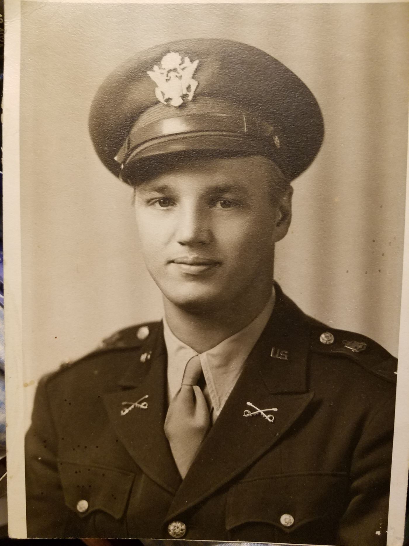 <i class="material-icons" data-template="memories-icon">cloud</i><br/>Robert H. Allen, Army<br/>Posted by: Donna V.<br/><div class='remember-wall-long-description'>In honor of my uncle Robert Herman Allen (1916-1989) who served in the U.S. Army overseas in Europe during WWII.</div><a class='btn btn-primary btn-sm mt-2 remember-wall-toggle-long-description' onclick='initRememberWallToggleLongDescriptionBtn(this)'>Learn more</a>