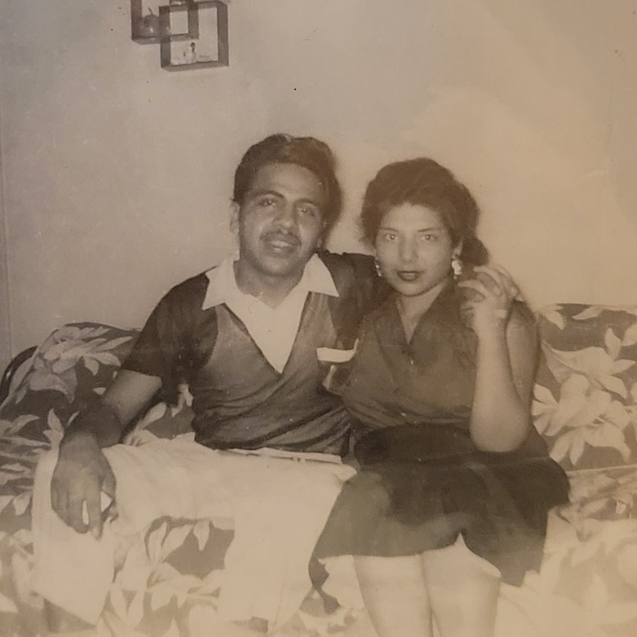 <i class="material-icons" data-template="memories-icon">chat_bubble</i><br/>Marcelino Guzman, Army, <br/>Posted by: Montenegro Family<br/><div class='remember-wall-long-description'>Sending Christmas love to Heaven, we love you Pampu!</div><a class='btn btn-primary btn-sm mt-2 remember-wall-toggle-long-description' onclick='initRememberWallToggleLongDescriptionBtn(this)'>Learn more</a>