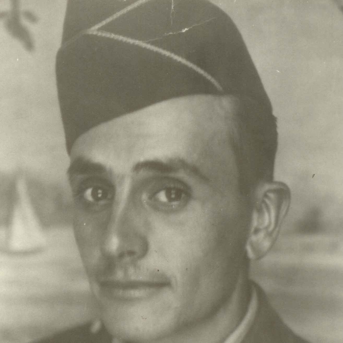 <i class="material-icons" data-template="memories-icon">chat_bubble</i><br/>David Allen Barker, Army, PFC<br/>Posted by: Jane Reed<br/><div class='remember-wall-long-description'>Miss this great man so much!</div><a class='btn btn-primary btn-sm mt-2 remember-wall-toggle-long-description' onclick='initRememberWallToggleLongDescriptionBtn(this)'>Learn more</a>