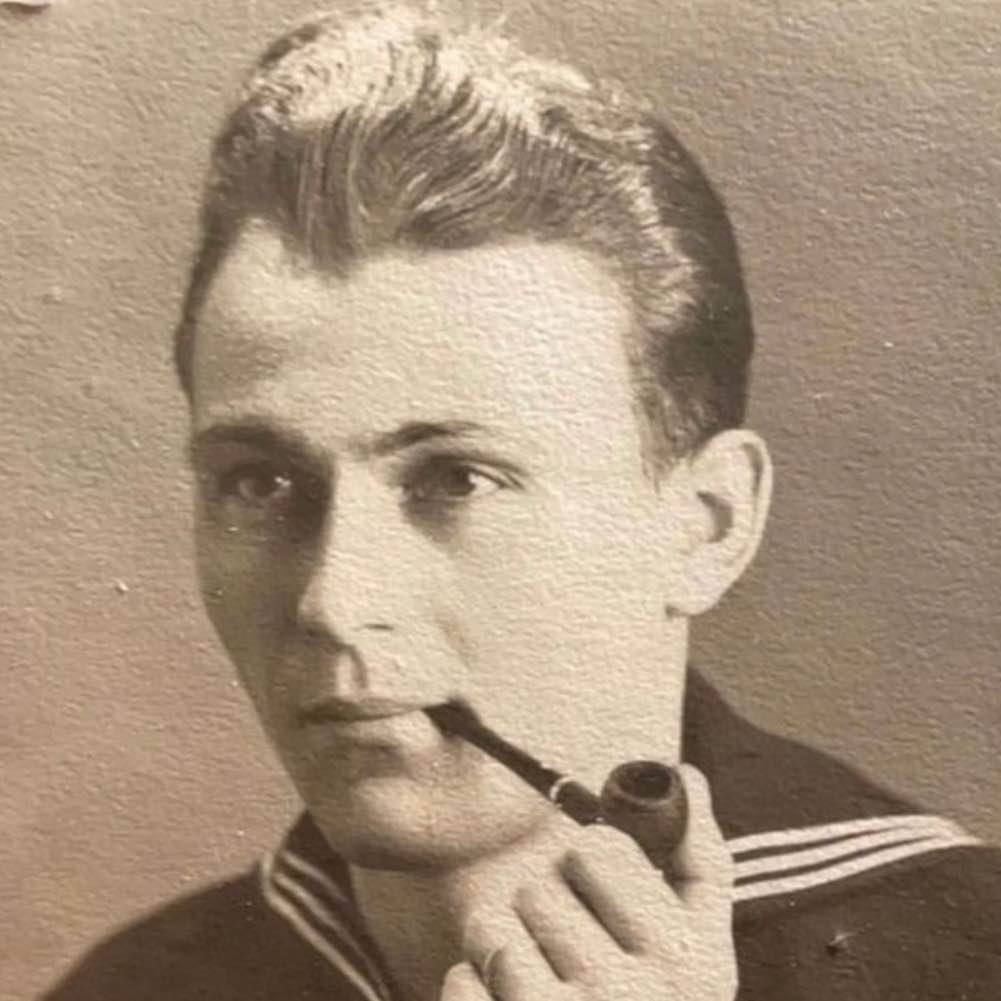 <i class="material-icons" data-template="memories-icon">chat_bubble</i><br/>Samuel Ricco, Navy, SFC<br/>Born 2/7/1925<br/>Passed on 5/15/2004<br/>Posted by: Louis Amendola<br/><div class='remember-wall-long-description'>In Loving Memory of our Uncle, SFC Samuel "Sammy" Ricco. Your memory lives on.</div><a class='btn btn-primary btn-sm mt-2 remember-wall-toggle-long-description' onclick='initRememberWallToggleLongDescriptionBtn(this)'>Learn more</a>